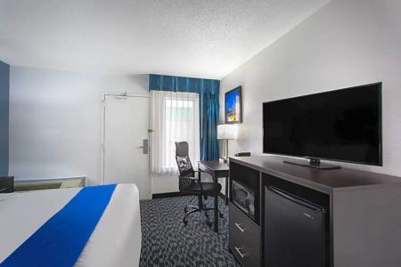 Baymont by Wyndham Charlotte University - 29