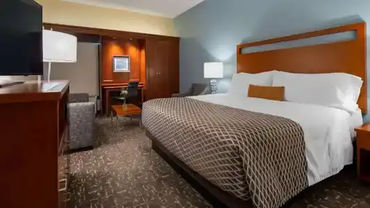 Best Western Plus - 66