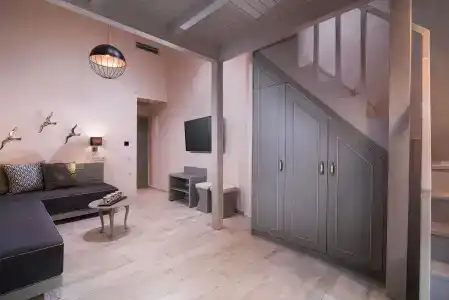 Neikos Mediterraneo Luxury Suites - 63