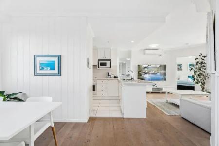 Crystal Bay On The Broadwater - 364