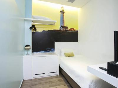 j8 (Sg Clean) - 3