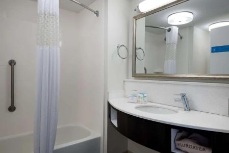 Hampton Inn West - 31