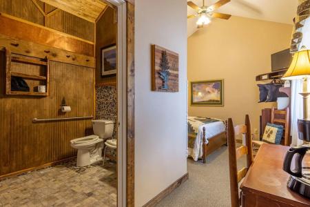 Hemlock Inn - 25