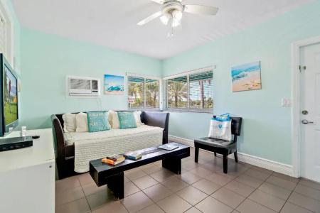 Hollywood Beachside Boutique Suite - 37