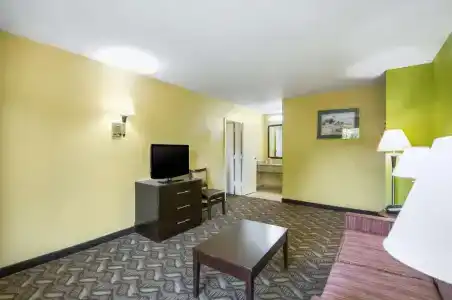 Quality Inn-Central Park Area - 77