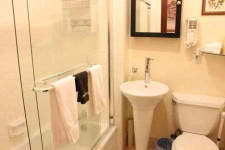 Washington Square Inn - 6