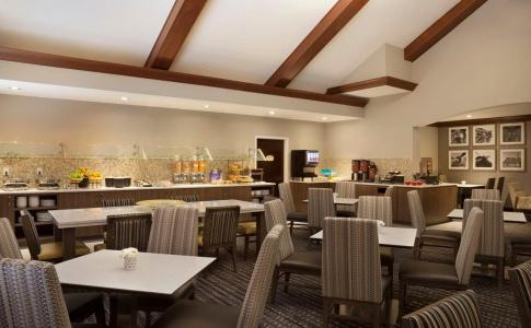 Residence Inn by Marriott Airport - 10