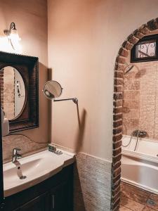 Elena Guesthouse - 111
