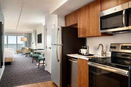 DoubleTree by Hilton Ocean City Oceanfront - 76