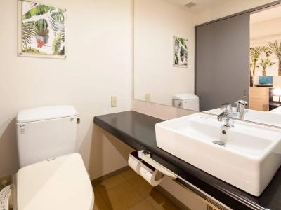 Comfort Inn Naha Tomari Port - 55