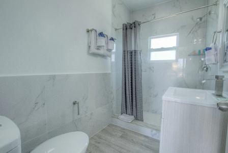 Daytona Shores Inn and Suites - 7