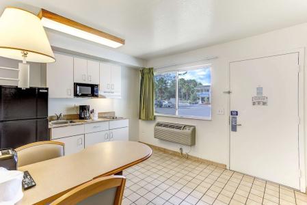 Studio 6-Kissimmee, FL - Orlando - 56