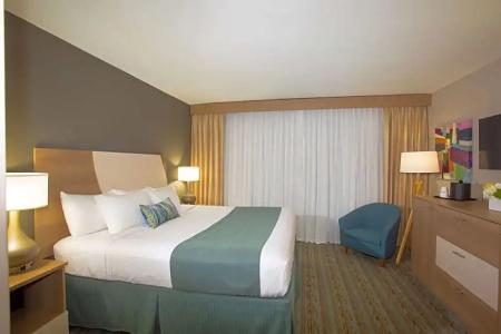 Best Western Plus Atlantic Beach Resort - 64