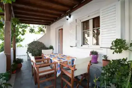 Kontaratos Studios & - 570