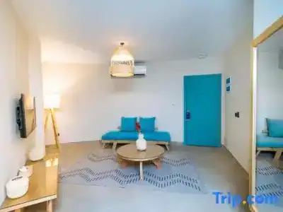 Redcon Suites - 175