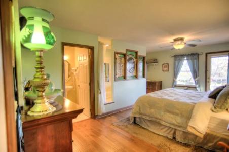 Blue Mountain Mist Country Inn - 110
