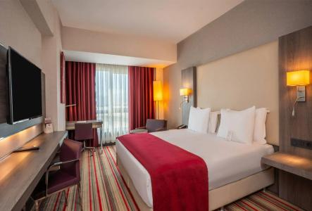Ramada Plaza By Wyndham Izmir - 4