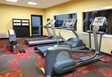 Courtyard by Marriott Houston Hobby Airport - 16