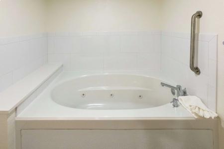 Hampton Inn - 60