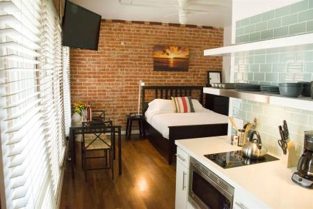 Venice Breeze Suites - 13