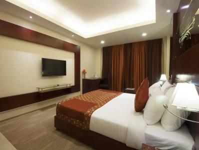 Golden Grand - 32