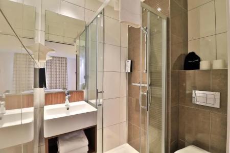 Kyriad Frejus - Centre - 74