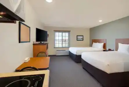 WoodSpring Suites - 5