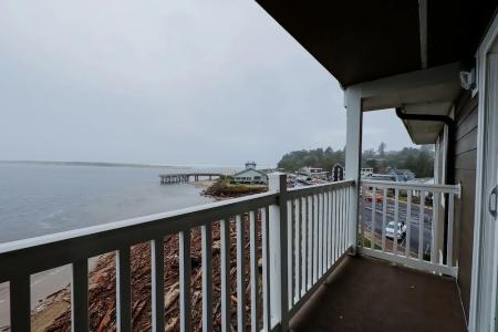 Siletz Bay Beachfront By Oyo - 137