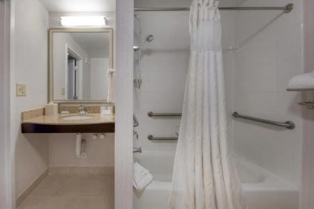 Hilton Garden Inn Southpoint - 36