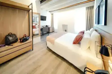 Bergamo Inn 15 - 30