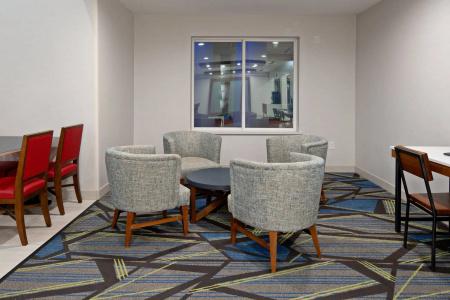 Holiday Inn Express South, An Ihg - 16