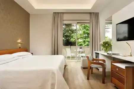 Continental Wellness & Spa - 42