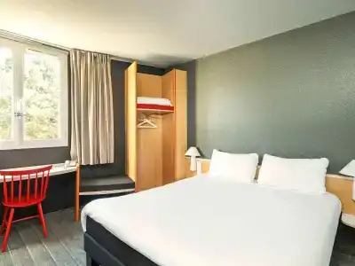 ibis Ouest Luce - 6