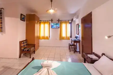 Poco Loco Bed & Breakfast - 17