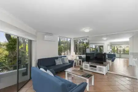 Noosa International - 61