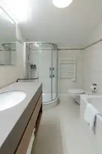 Victoria & Residence - 126