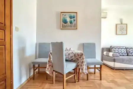 Elena - 283