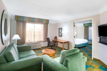 La Quinta by Wyndham Austin Southwest - 28