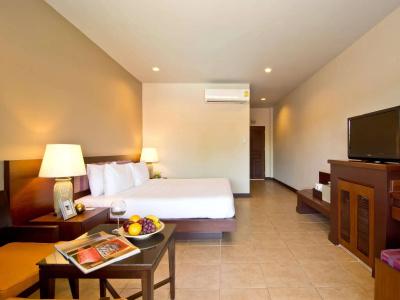 Rose Bay Resort - 12