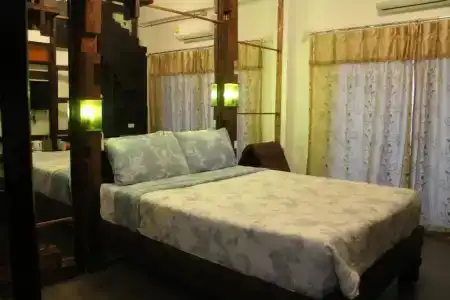 Huen Chan Thip - 26