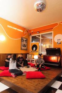 Sunflower Beach Backpacker Hostel - 44