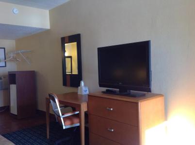 Diamond Inn & Suites - 7