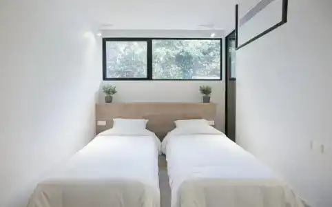 Lloyd's Inn (SG Clean, Staycation Approved) - 30