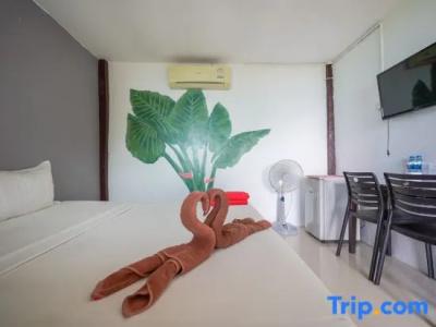 Phi Phi Cozy Seafront Resort - 36