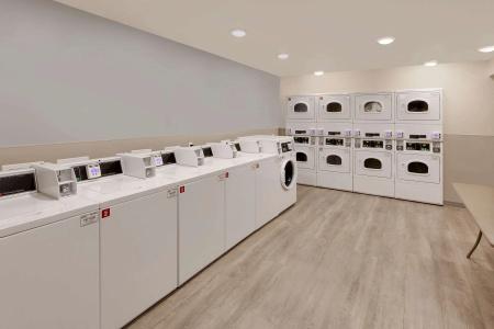 WoodSpring Suites - 1