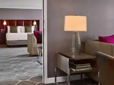 Royal Sonesta Houston Galleria - 13
