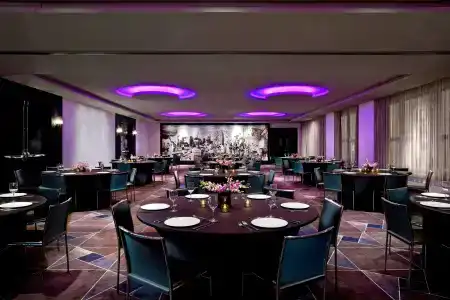 W - The Foshay - 36