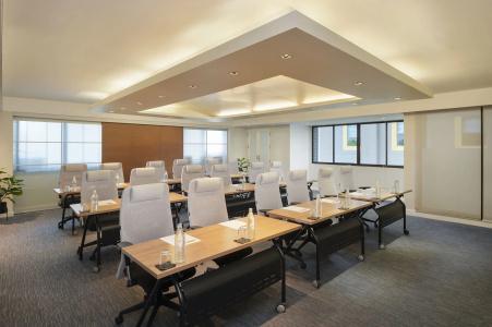 Phachara Suites Sukhumvit - 7