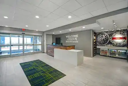 Hampton Inn Las Vegas Strip South, Nv 89123 - 24