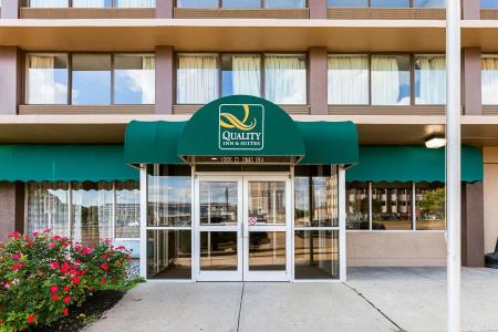 Quality Inn & Suites Downtown - 0